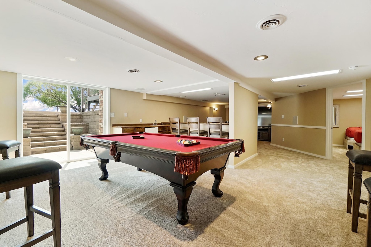 Farmhouse - Country Luxury w/ Grill & Pool Table!