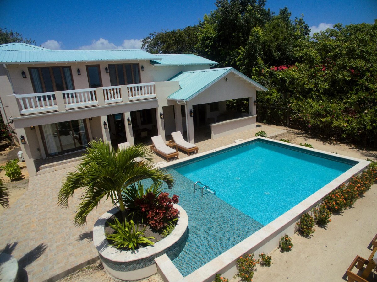 Large Oceanfront Villa with Pool, Close to Village