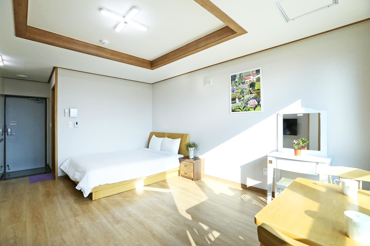 Sea A单间公寓，温馨舒适，阳光充足，白色调