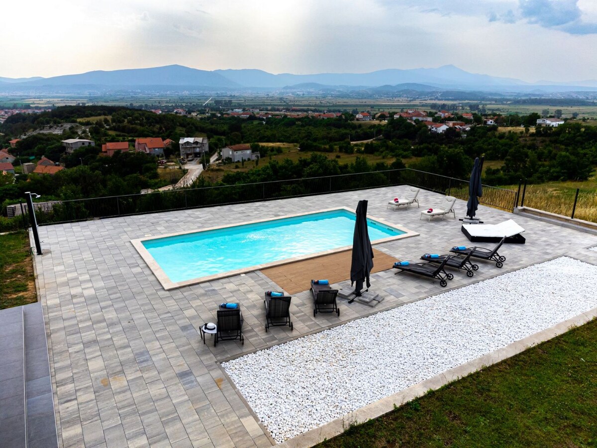 Luxury Villa Rilassante