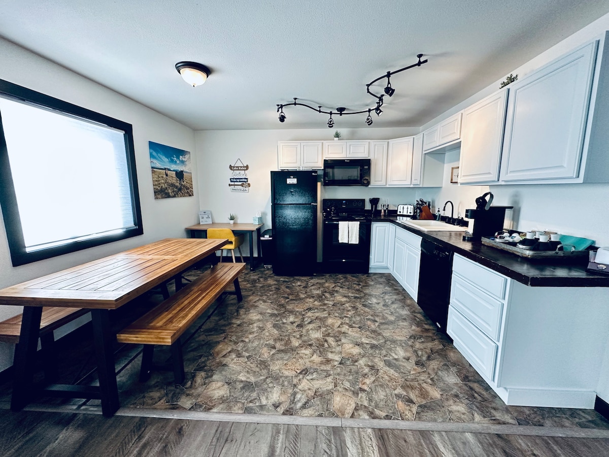 Vibrant 2BR Condo by Wallowa Lake Bike Path