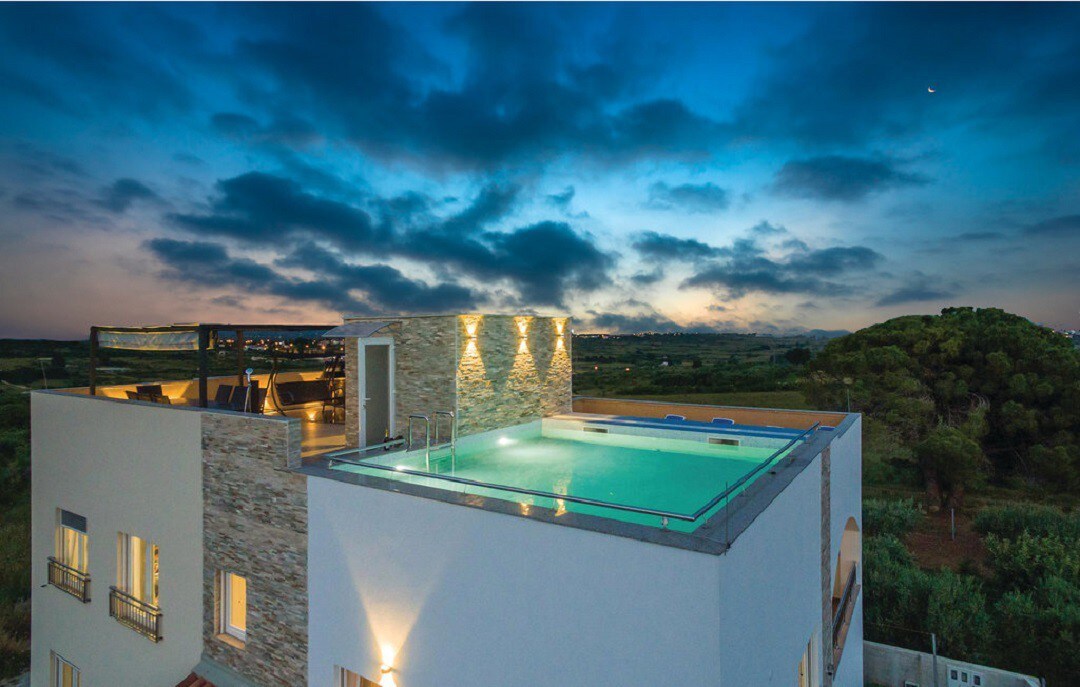 Villa Panorama roofed pool 12 guests