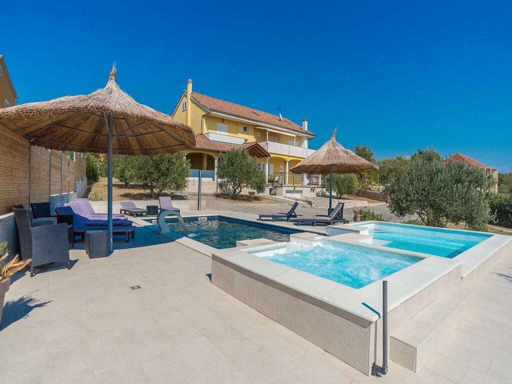 Villa Mande with Great pool