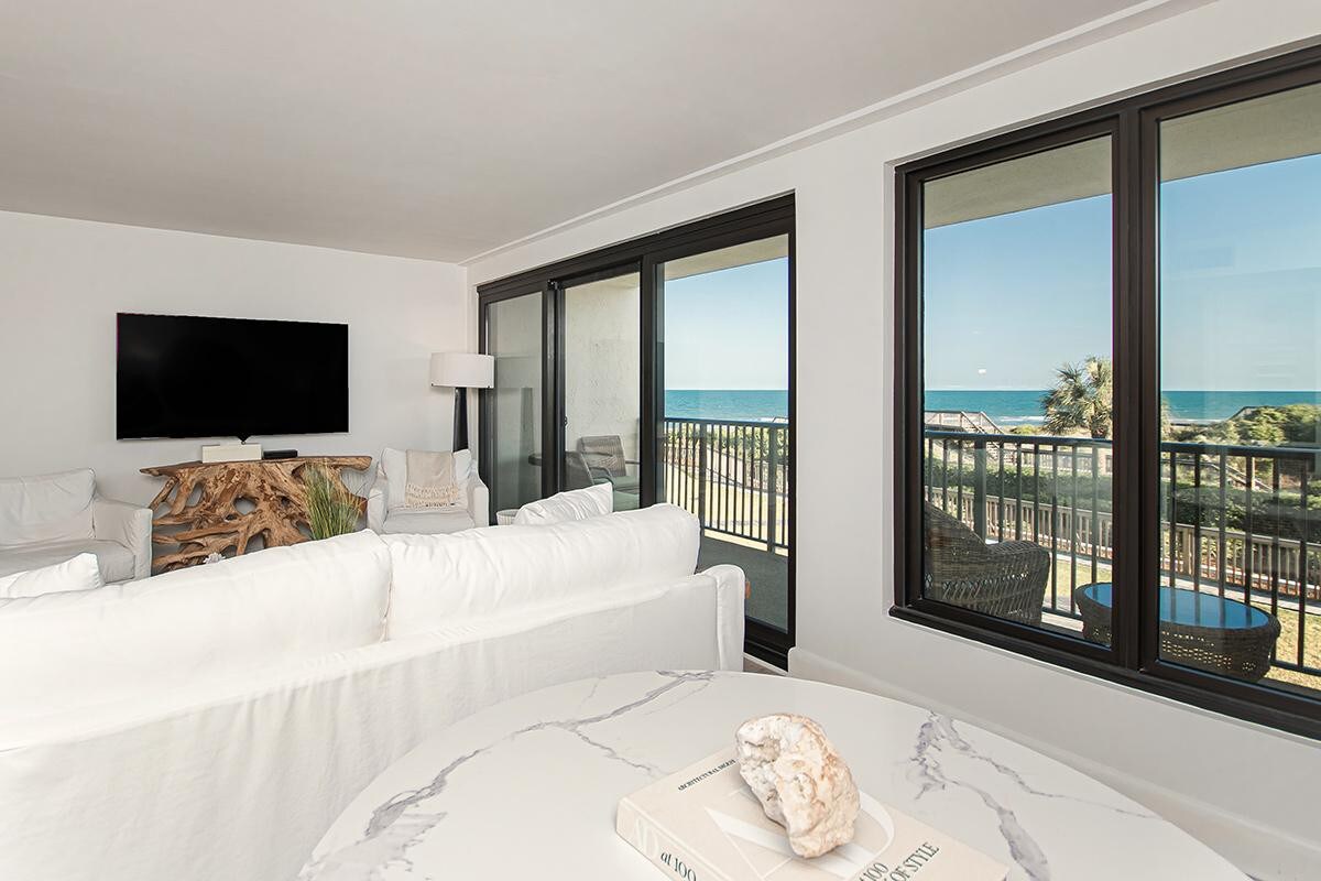 Tranquil Getaway 2BR Ocean Views Onsite Amenities