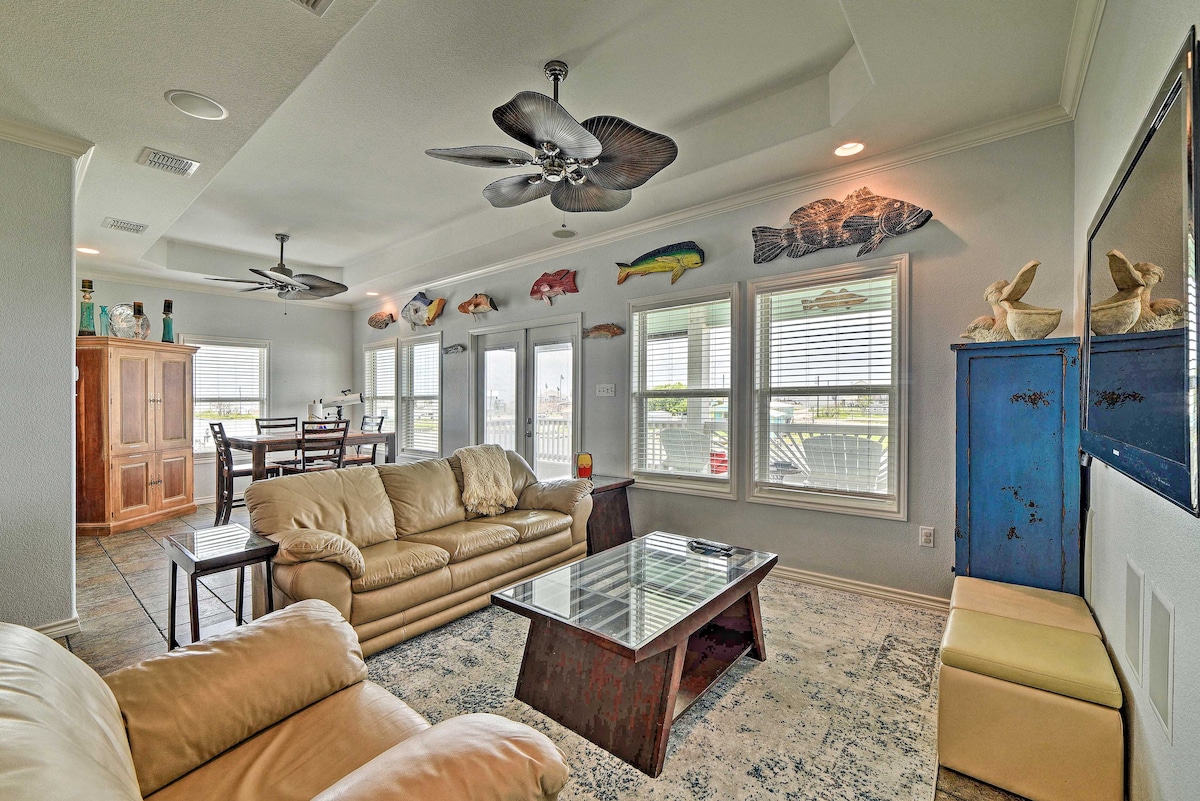 Waterfront Rockport Home w/ Dock & 3 Kayaks!