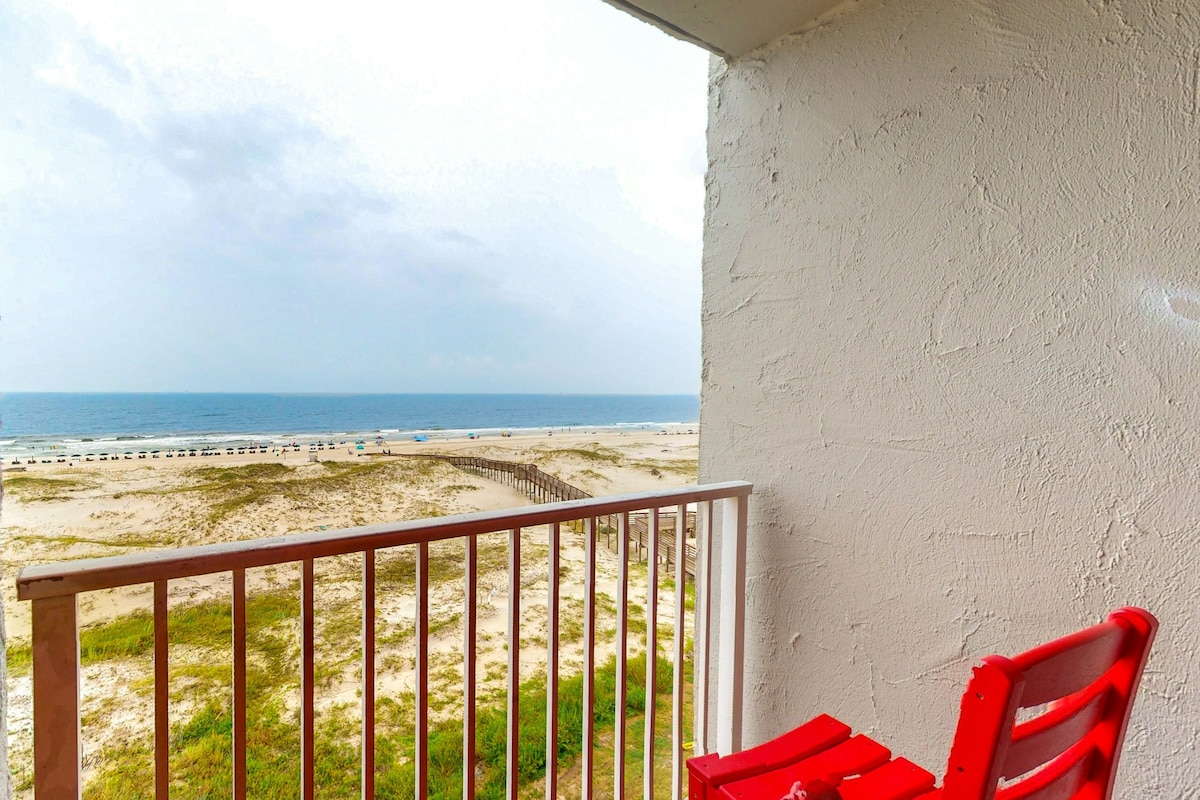 Adorable Studio Oceanfront 4th-Floor | Balcony