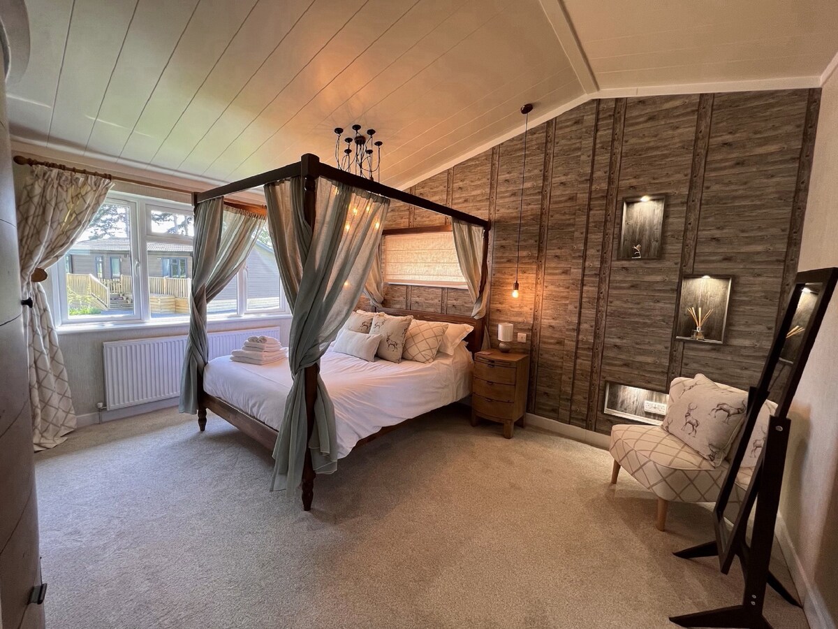 Kingfisher Lodge -带热水浴缸的豪华小屋