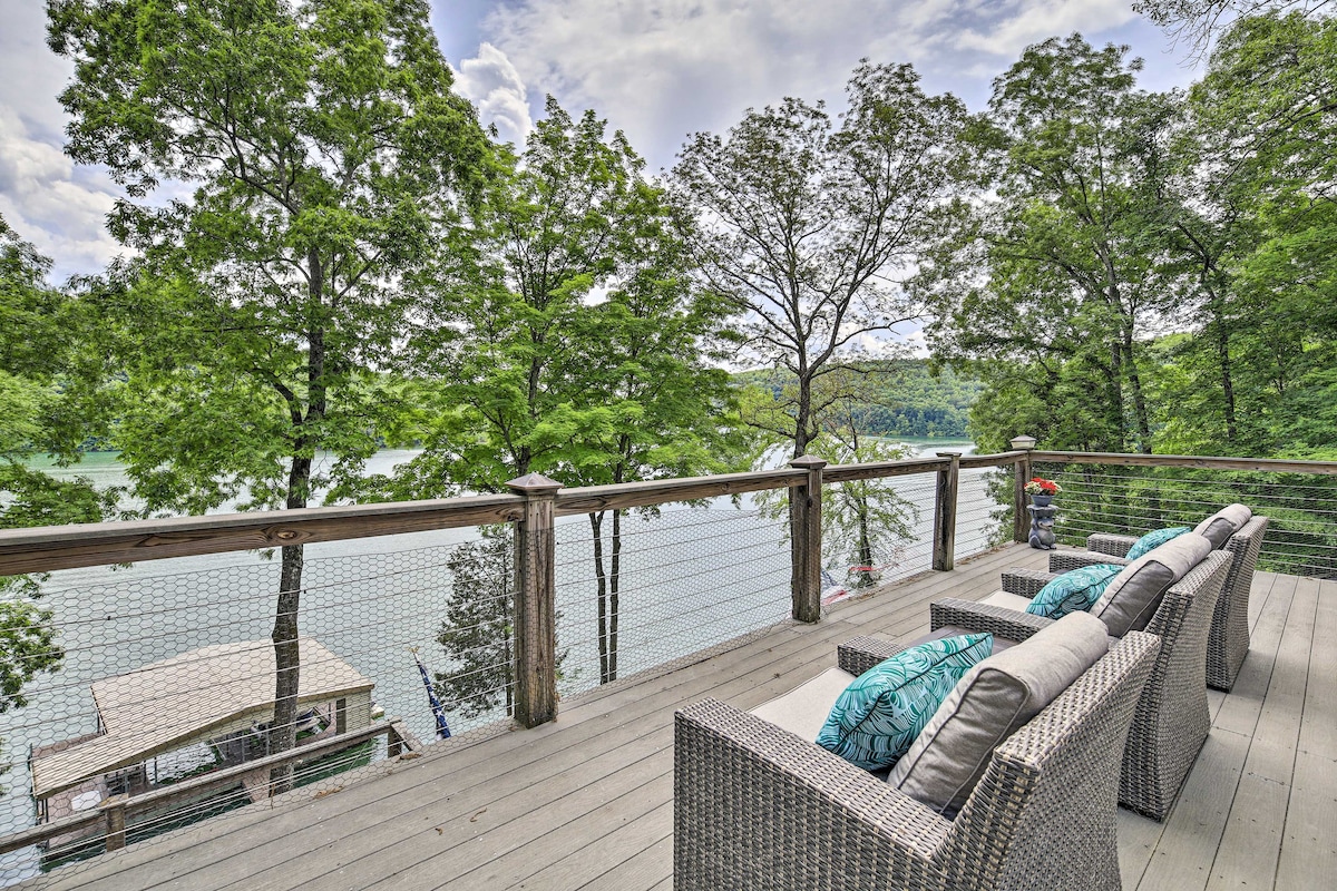 Inviting Family Abode w/ Dock on Norris Lake!