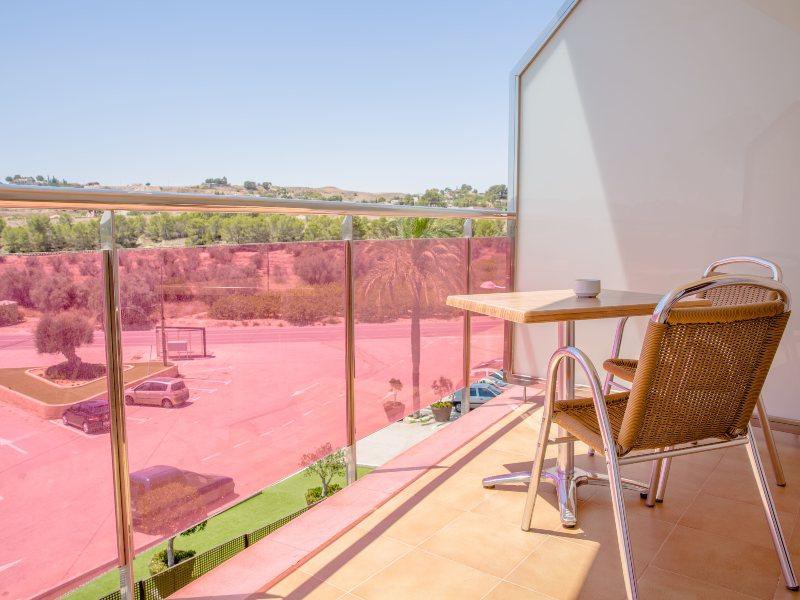 Habitación twin con bañera hidromasaje y terraza