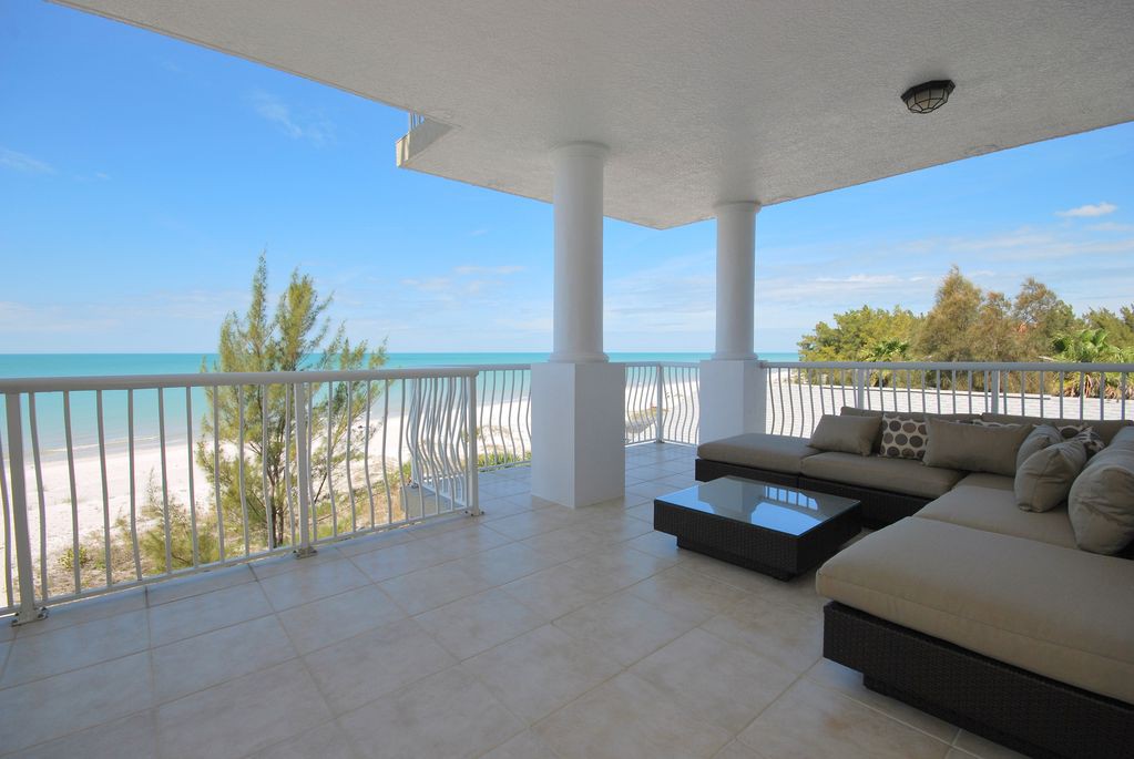 Luxury Beach Front at Fairwinds 402