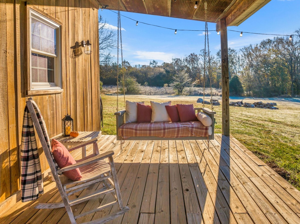 Barndominium with lake view, close to Nashville!