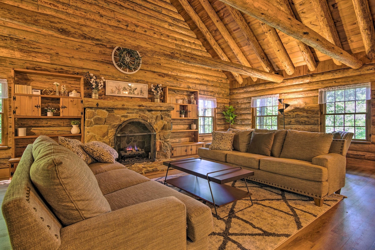 Secluded Cabin w/ Spacious Kitchen & Dining Area!