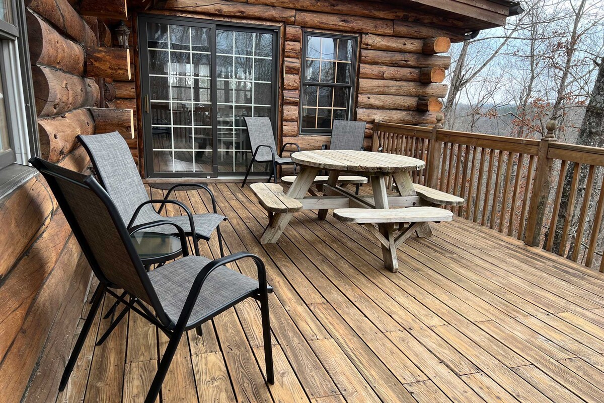 Secluded Cabin w/ Spacious Kitchen & Dining Area!