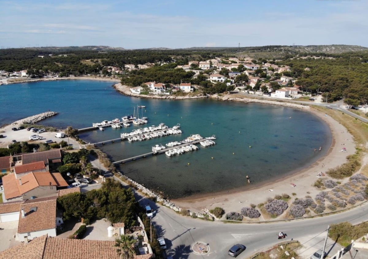 Villa pieds dans la mer de la Côte bleue