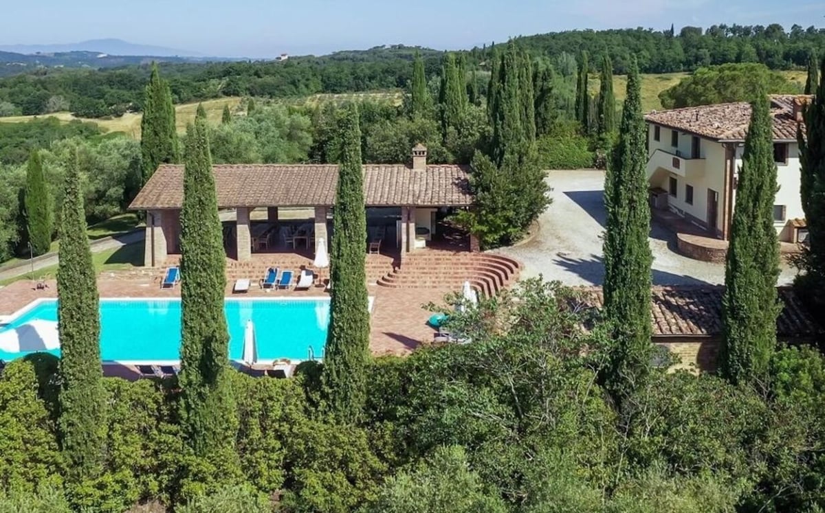 Villa Cerretello * Villa Cerretello Sleeps 22