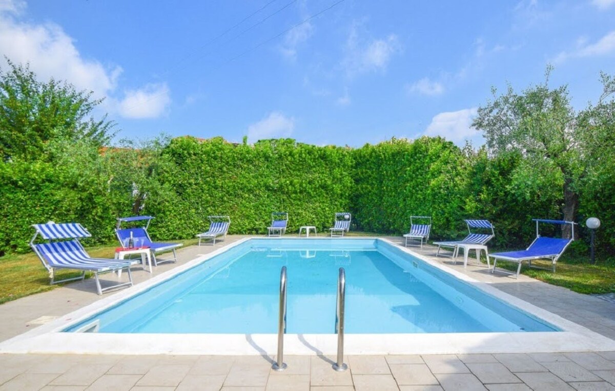 House w/private pool + garden, Exclusive VacaVilla