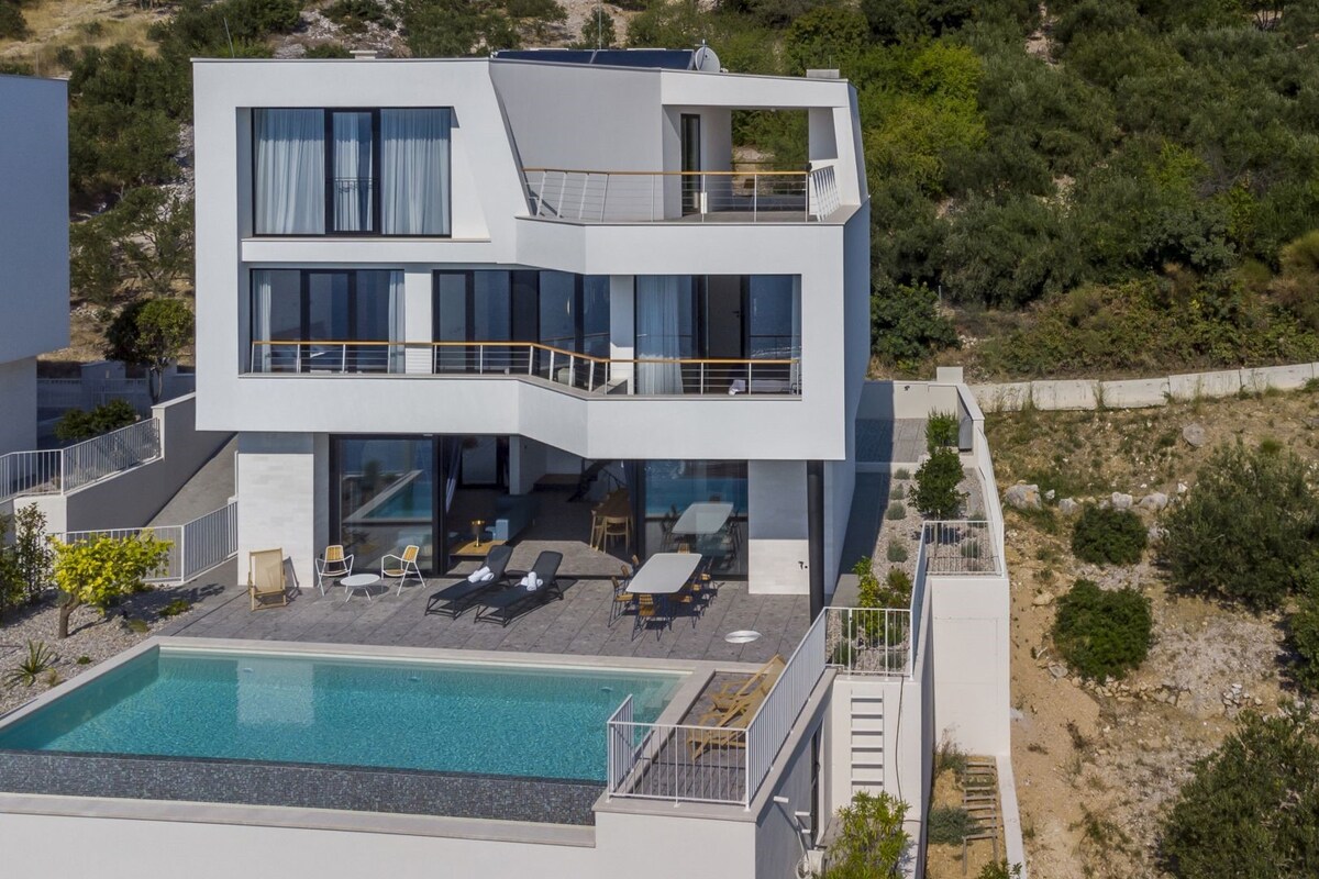 Luxury Villa Brela 2 with private heated pool
