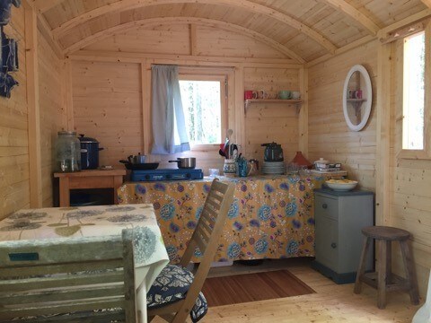 Lovely 2-Bed shepherds hut in a Forest