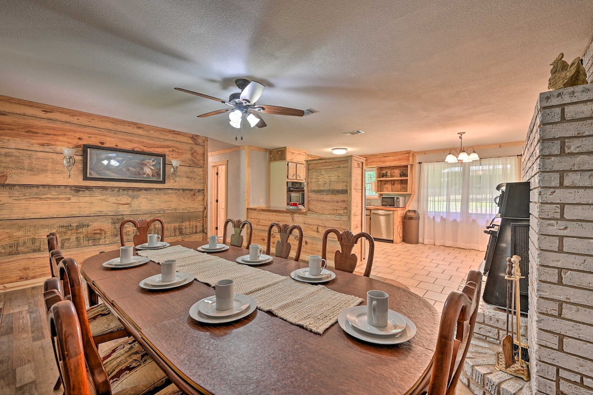 Quiet Abode w/ Gas Grill ~ 5 Miles to Broken Bow!