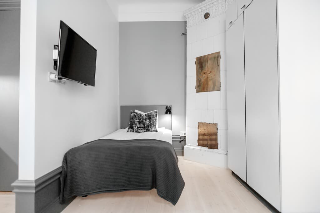 斯德哥尔摩市中心精心设计的翻新单间公寓