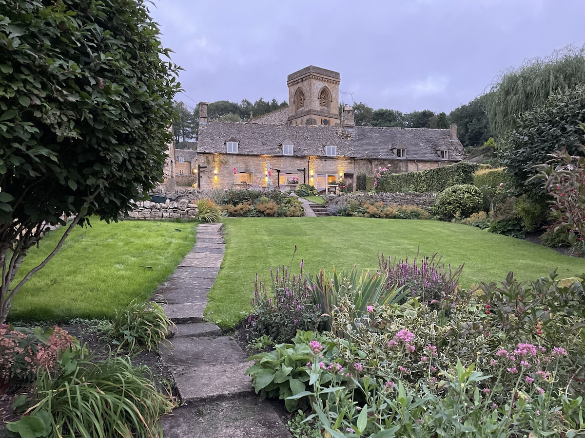 Snowshill令人惊叹的Cotswold Cottage