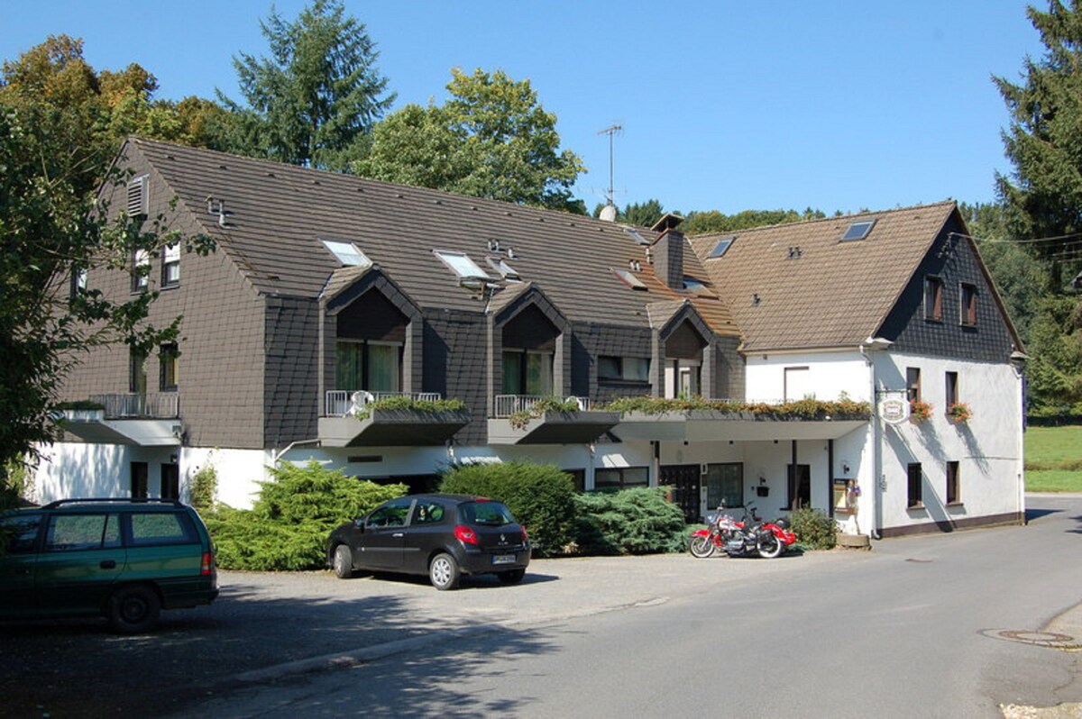 helles Einzelzimmer mit kostenlosem WLAN (Hotel Koppelberg)