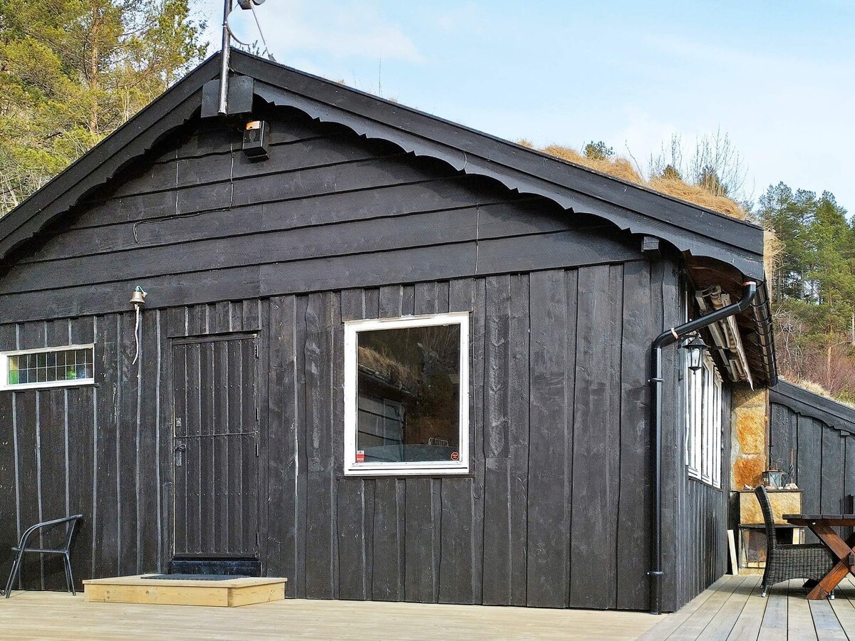 4 person holiday home in øydegard