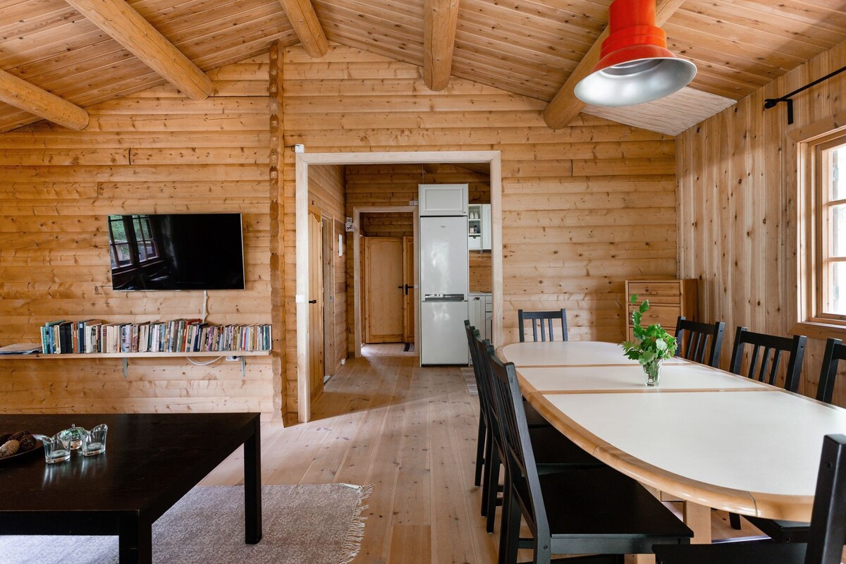 Modernly furnished cottage | SE02011