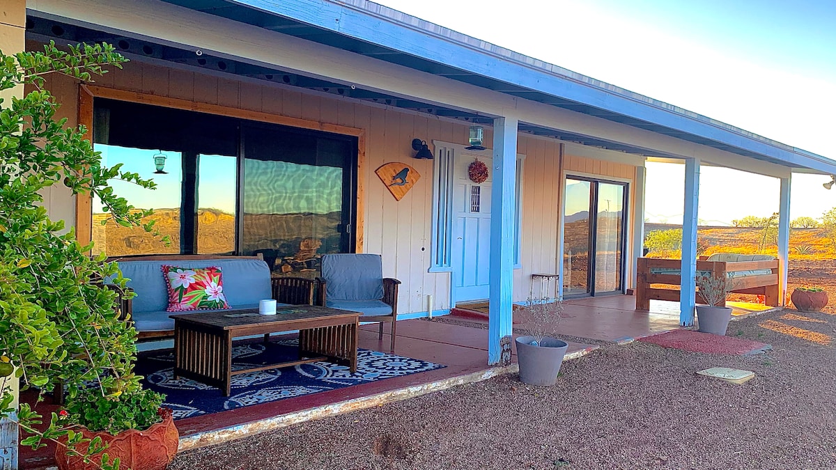 BirdSong Desert Retreat: Views and Privacy!