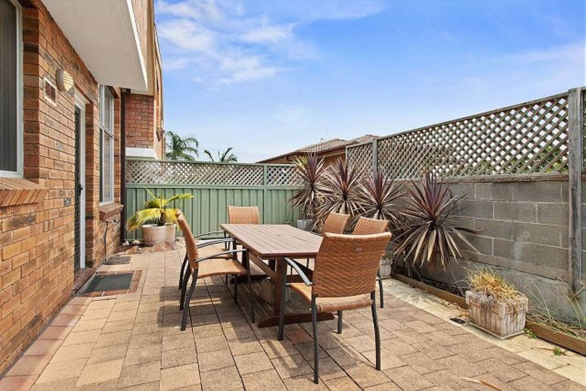 5 The Pines ， 4 Messines St