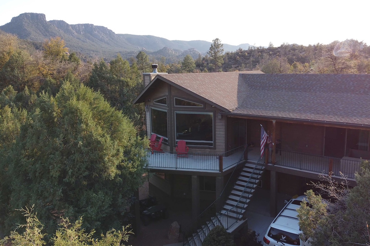 'Elkwood Lodge' Star Valley Cabin w/ Hot Tub