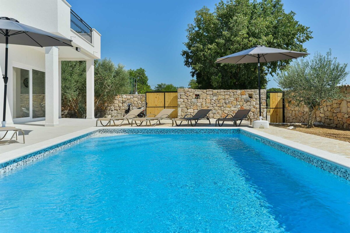 Villa Natura with private pool