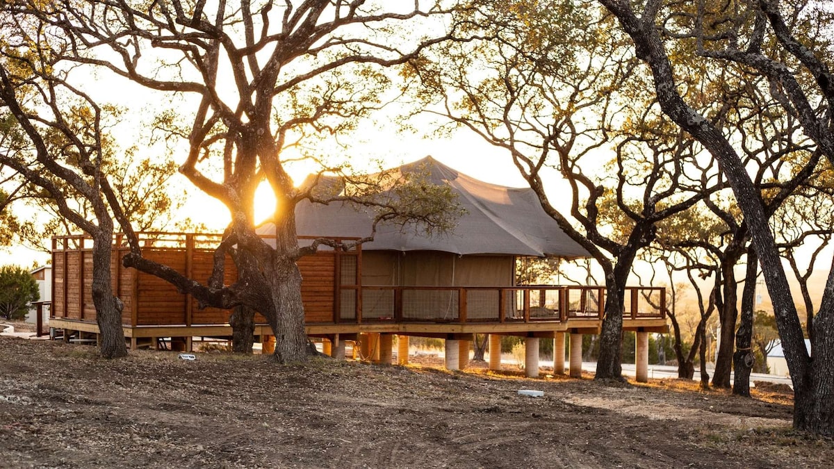 Magical Wimberley Stay! Views!  Hot Tub & Firepit!