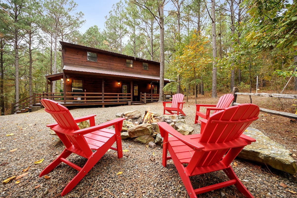 Desperado-Cozy Country Cabin Nestled in the Pines