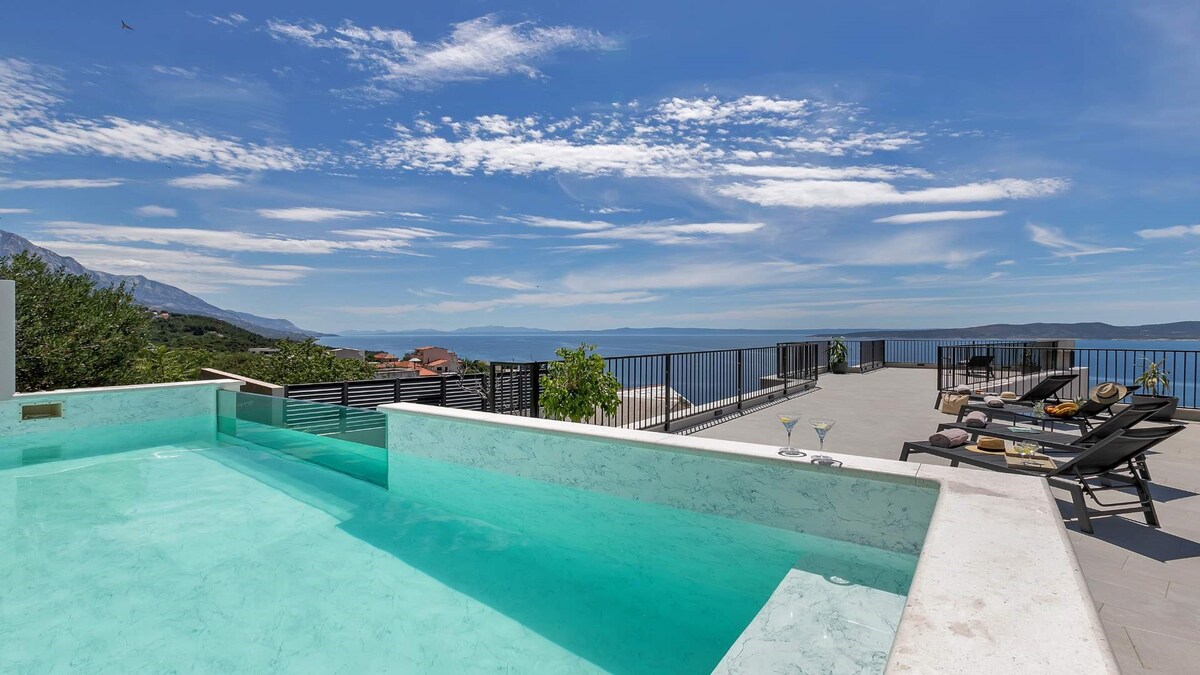 Villa Beyond Blue - with sea views and heated pool