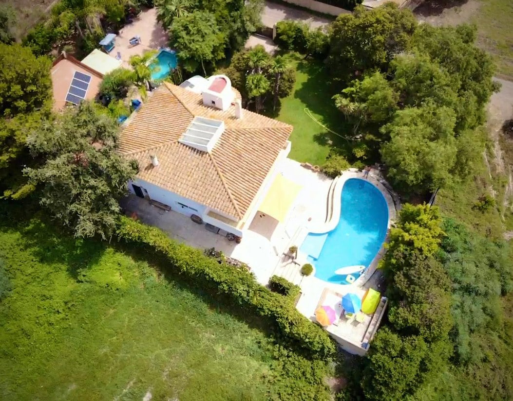 Nice house with pool near the beach