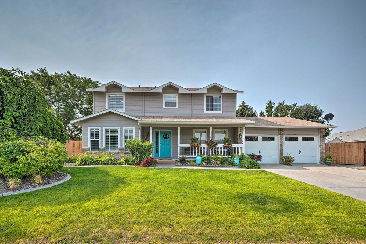 Idyllic Nampa Family Home with Hot Tub & Fire Pit!