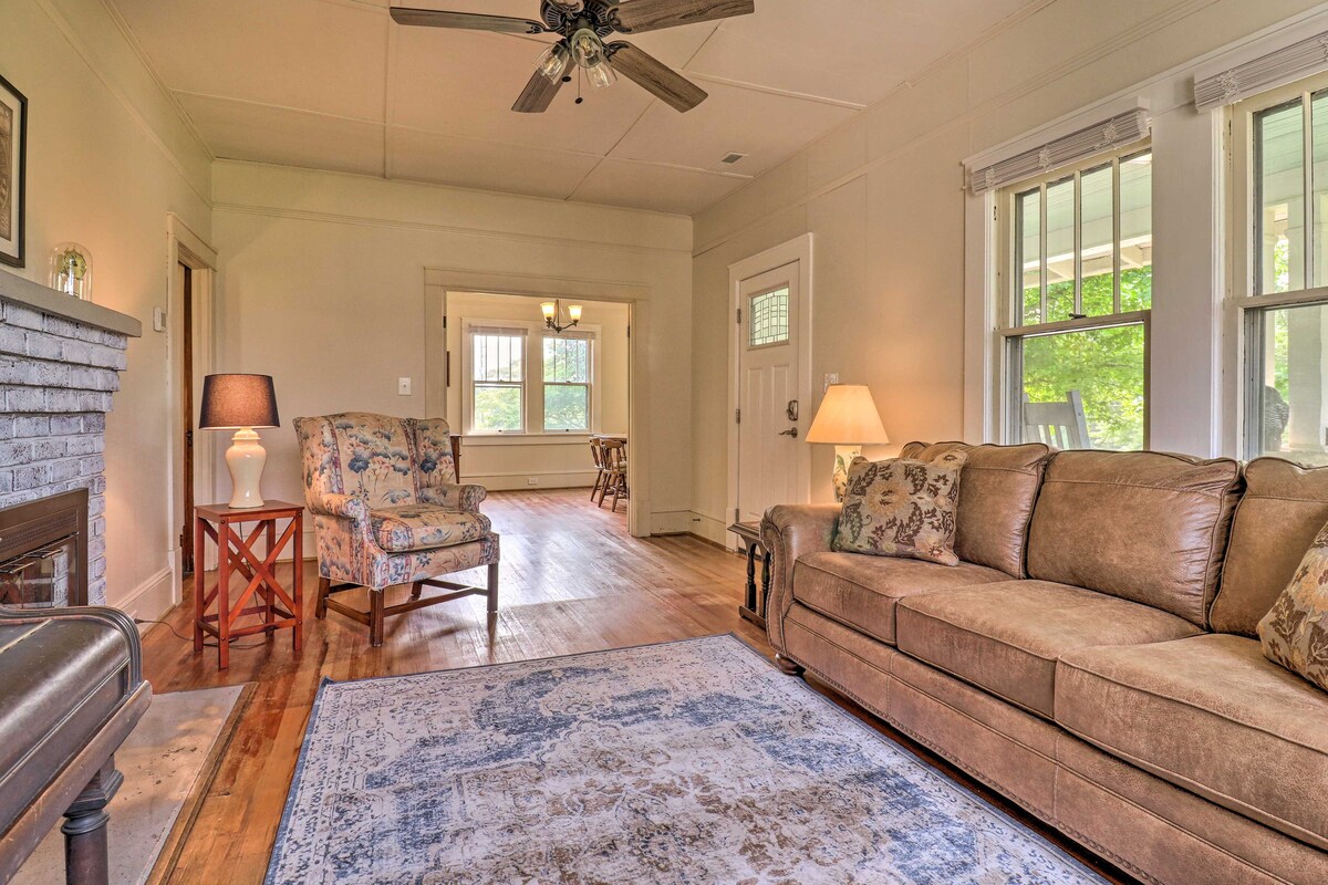 Cozy Home w/ Views < 1 Mi to Lake Junaluska!