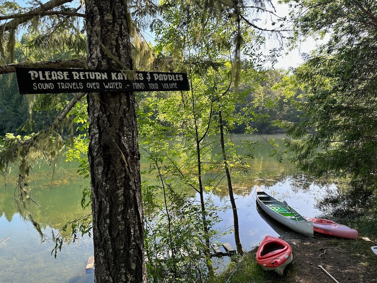 Mendocino Magic的Lakeside Group Camp Site