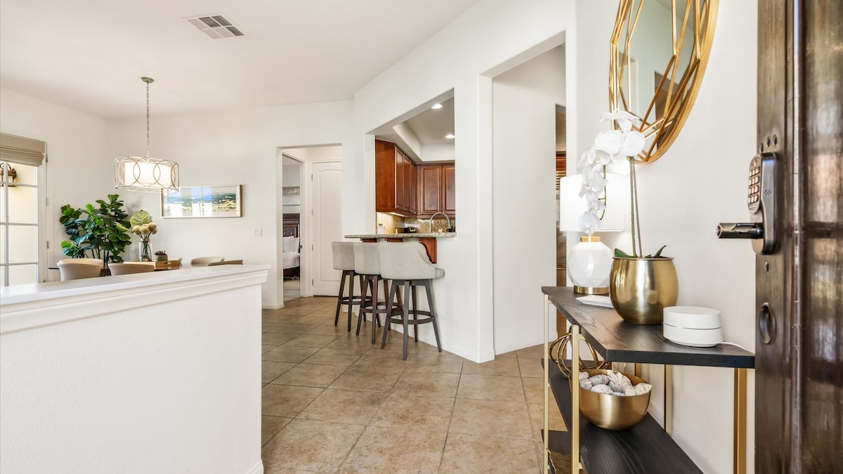 LV311 A Freshly Remodeled Legacy Villas Townhome