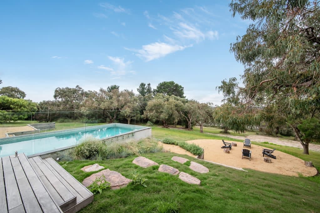 Long View at Red Hill, heated pool, pet friendly