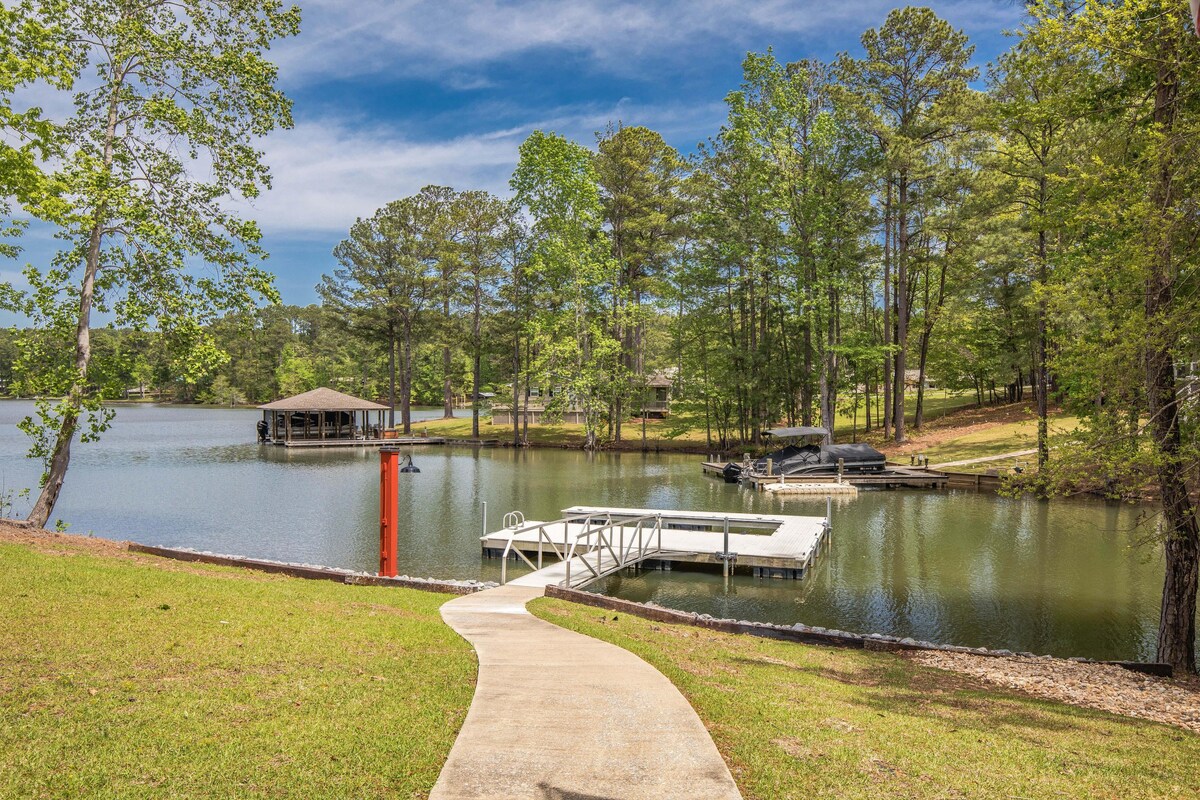 The Clo Cottage on Lake Martin