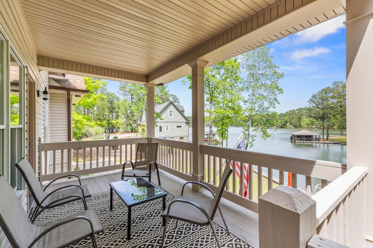 The Clo Cottage on Lake Martin