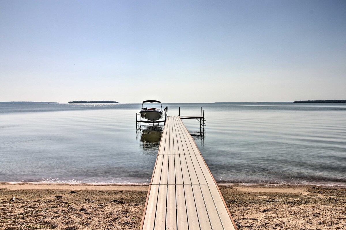 Waterfront Leech Lake Cabin w/ Dock, Fire Pit