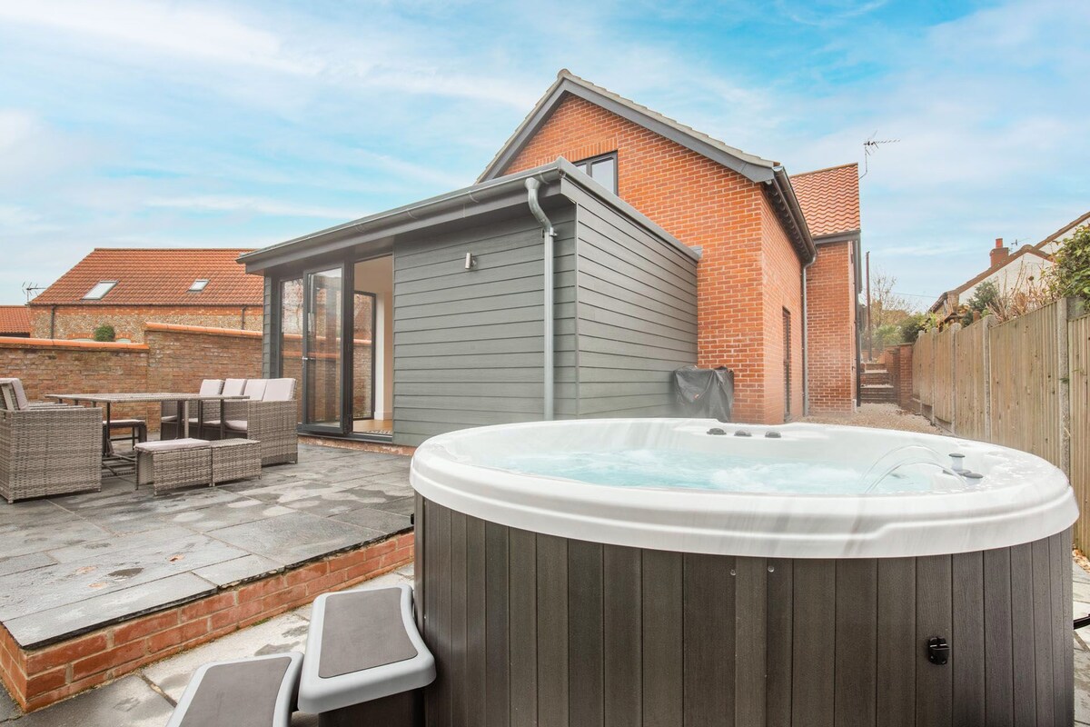 Crimond House | Hot Tub & Football Table!