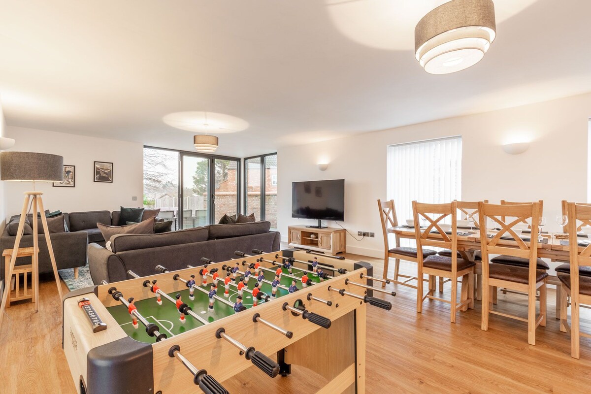 Crimond House | Hot Tub & Football Table!