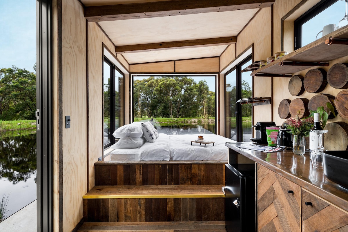 Banksia -Designer Tiny Home ，可欣赏迷人的水坝景观