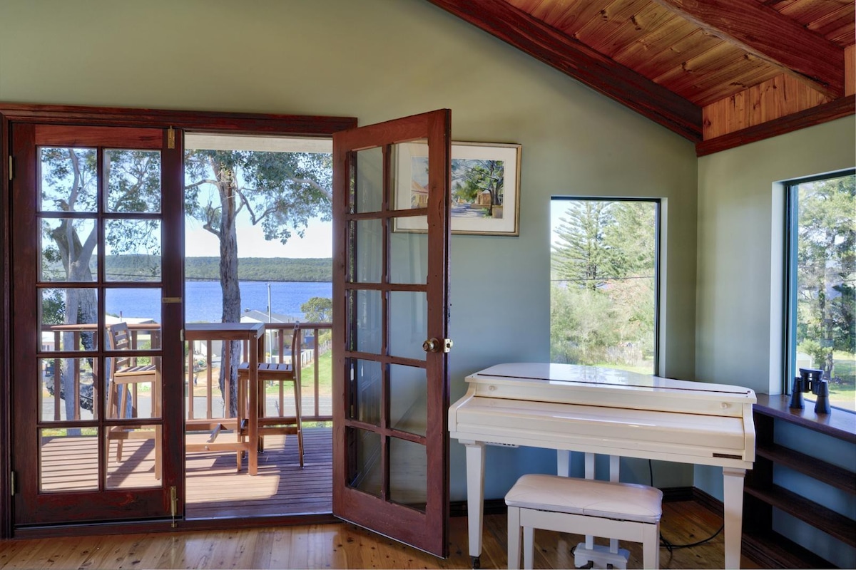 Z - 102 With a View: Pet friendly with inlet views