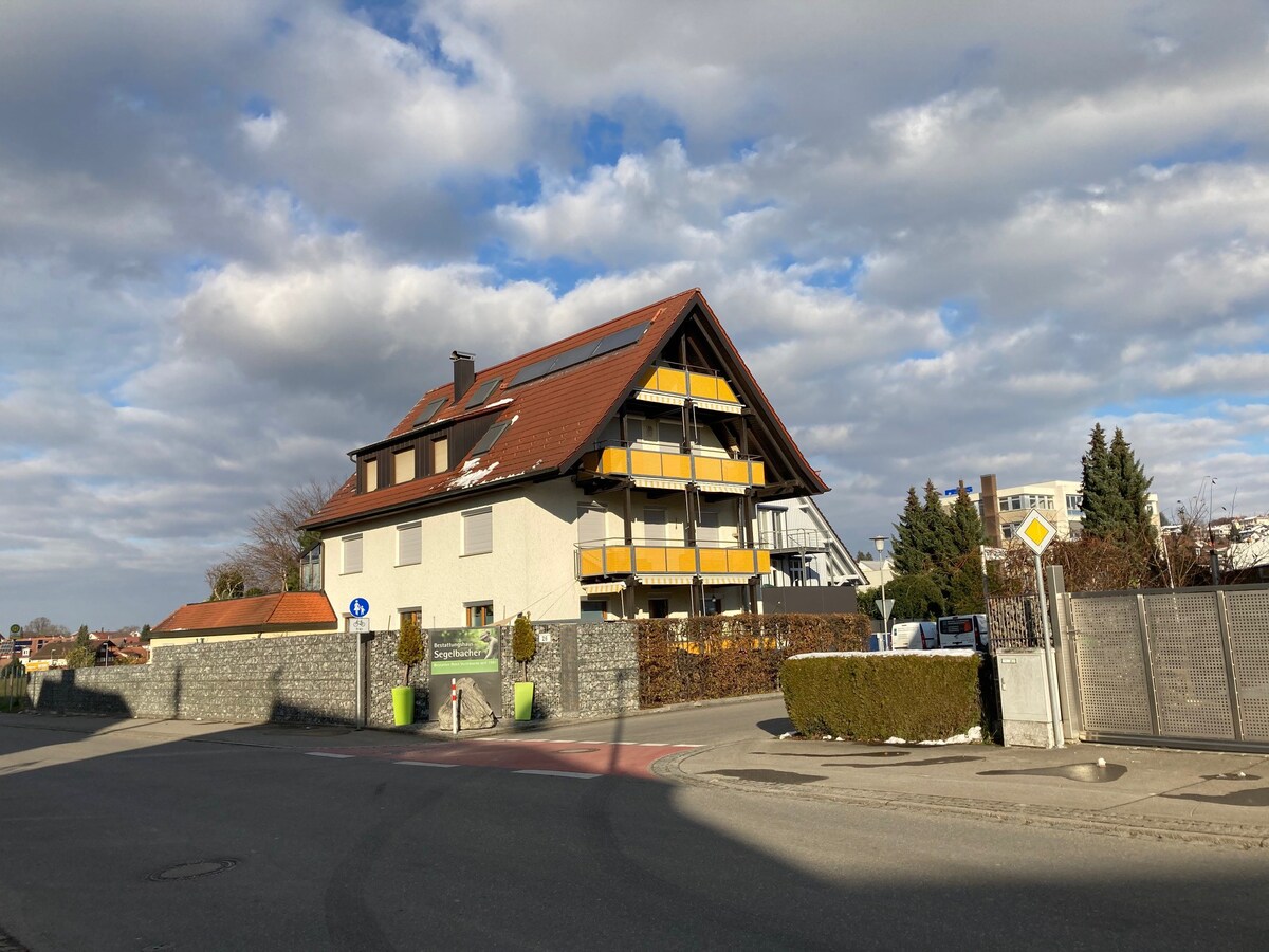 Ferienwohnung mit Kachelofen und Balkon (Ferienwohnung Segelbacher)