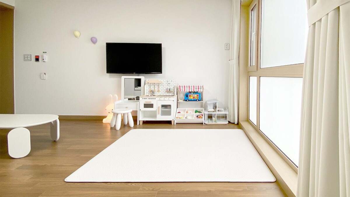 F05 （儿童用品全套/低床/单间公寓） -儿童房，可轻松入住，带着爱孩子